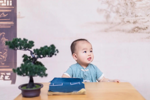 北流宝宝眼屎多是什么原因 北流宝宝眼屎多是什么原因